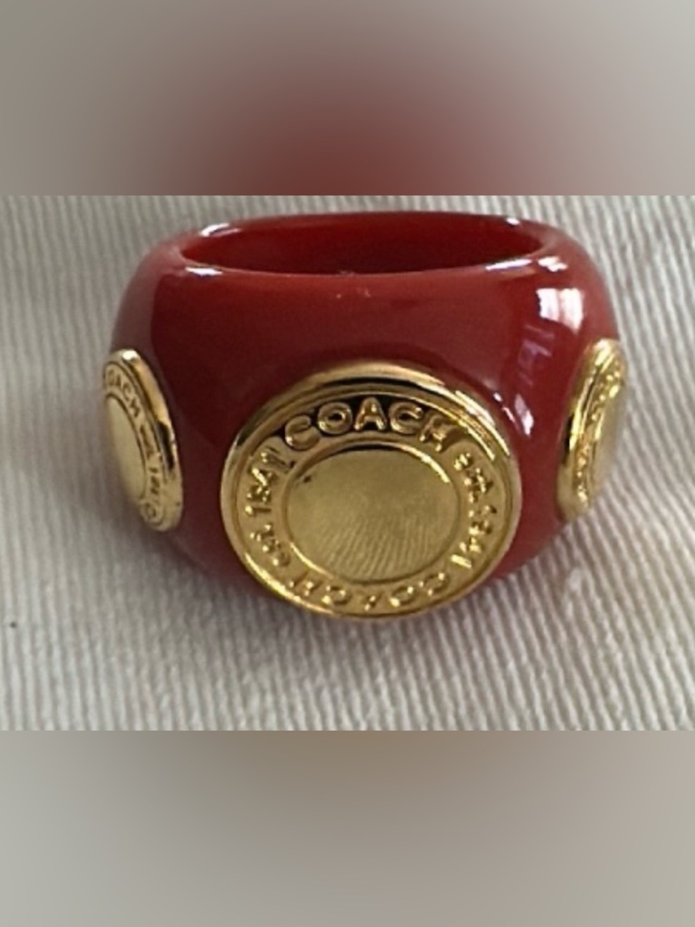 Coach ❤️ Burnt Red Resin Ring Size 8 Gold Tone Logo~ NWT